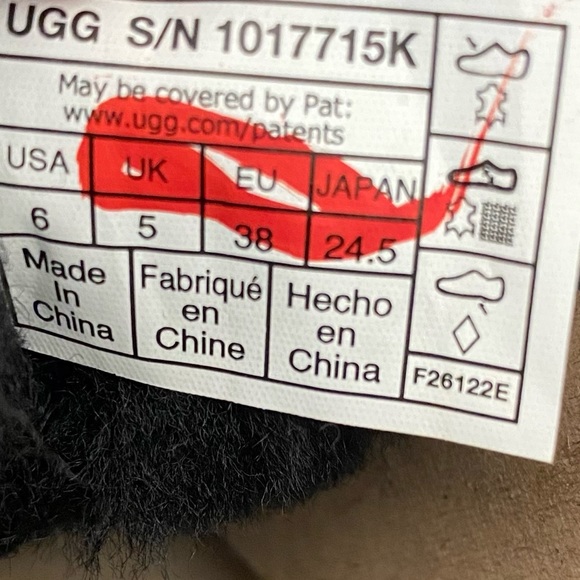 UGG Classic Mini Boots Kid’s 6 (Will Fit Women’s 8) - Picture 6 of 10
